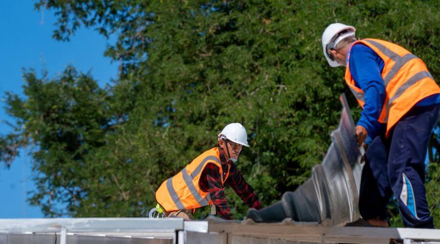Professional gutter cleaning in Denver, MO